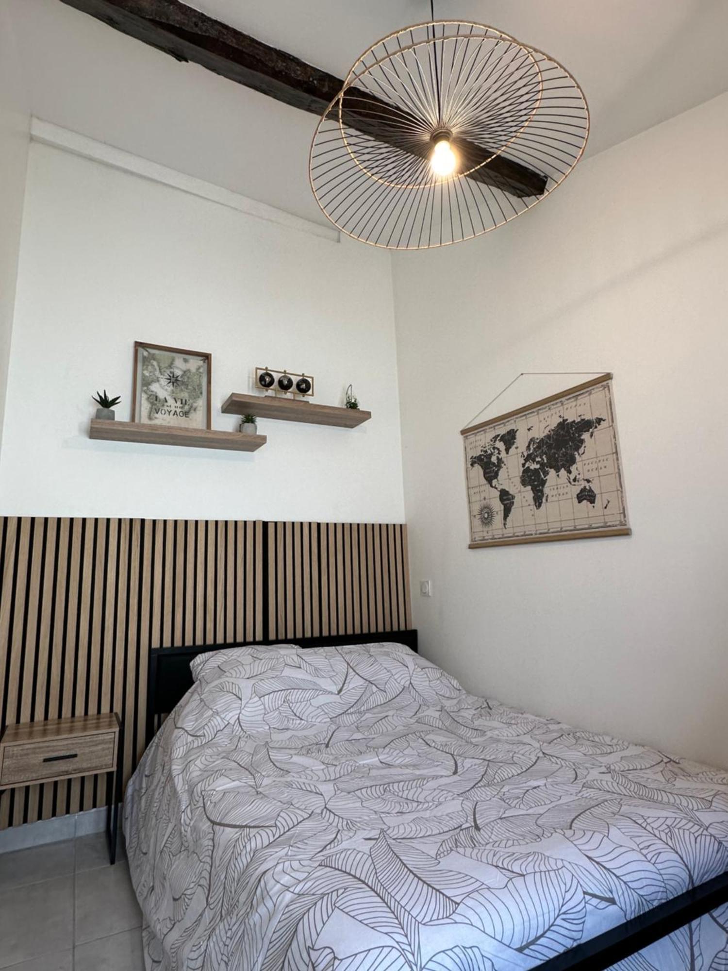 Duplex En Centre-ville Proche Du Puy-du-fouu Apartment